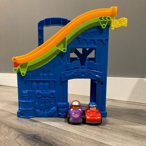 Little people car race track